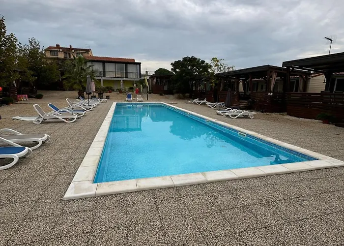 Mobilheim 6 Personen Pool Am Кемпинг