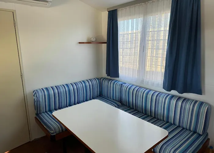 Mobilheim 6 Personen Pool Am Кемпинг Турань